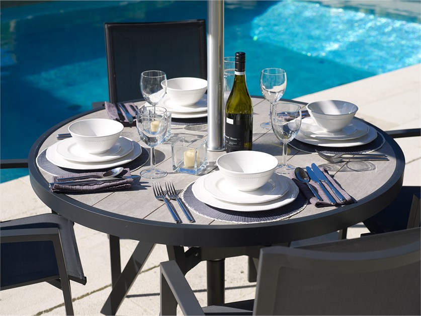 Seville Textilene 4 Seat Round Dining Set with Parasol & Base Alternative Image