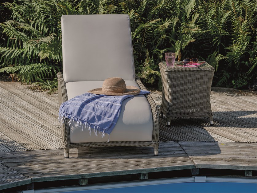 Monte Carlo Lounger with Side Table